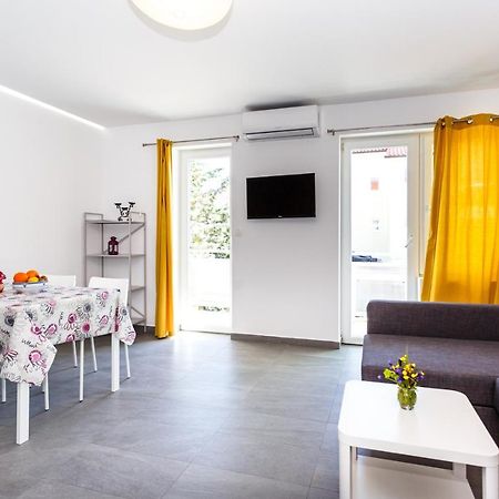 Golden Island Apartments Krk Town Buitenkant foto