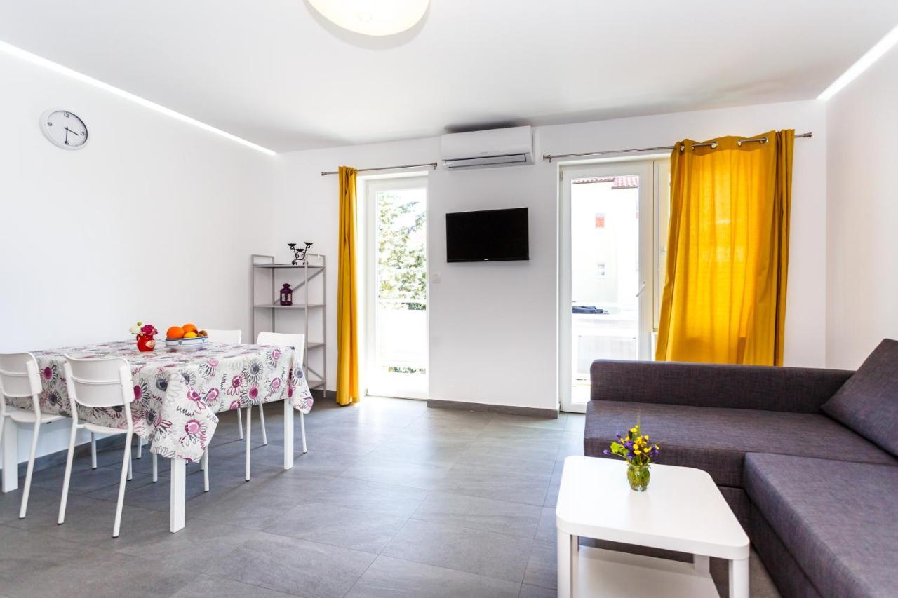 Golden Island Apartments Krk Town Buitenkant foto