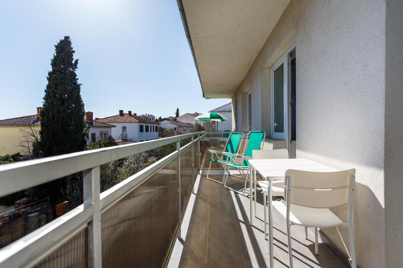 Golden Island Apartments Krk Town Buitenkant foto